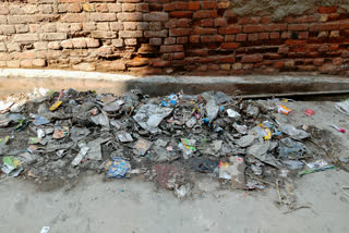 People facing problem of garbage in delhi