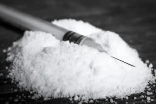 drug peddler  Mumbai  arrested  heroin  മുംബൈ പൊലീസ്‌  മുംബൈ  ബോളിവുഡ്‌  എന്‍സിബി  ആര്യന്‍ ഖാന്‍  ആന്‍റി-നാര്‍കോട്ടിക്‌ സ്‌ക്വാഡ്