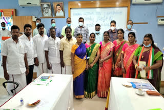 kancheepuram news  kancheepuram latest news  district councilors  district councilors took charge  district councilors took charge in kancheepuram  local body election  காஞ்சிபுரம் செய்திகள்  ஊரக உள்ளாட்சி தேர்தல்  உள்ளாட்சி தேர்தல்  கவுன்சிலர்  கவுன்சிலர்கள் பதவியேற்பு  காஞ்சிபுரத்தில் கவுன்சிலர்கள் பதவியேற்பு