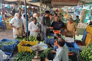 Congressmen protested against reaching vegetable market