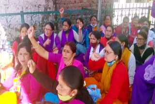 anganwadi workers protest