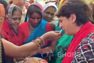 Priyanka Gandhi eats jalebis