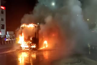 लो फ्लोर बस में आग , जयपुर बस में लगी आग, fire in low floor bus ,  fire in jaipur bus