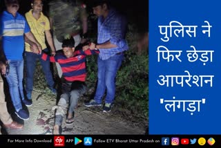 पुलिस ने तीन तमंचे, कारतूस, टाटा मैजिक गाड़ी व पशु बरामद किए.