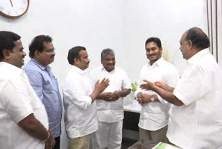 government employees association met cm jagan