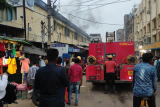 fire-broke-out-in-sbi-building-at-purulia