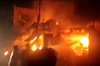 Massive fire at cracker store in TN's Kallakurichi