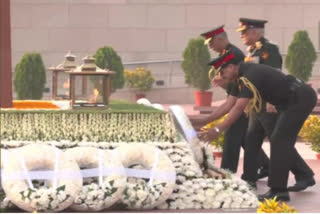 CDS, Army Chief lay wreath at National War Memorial on 75th Infantry Day