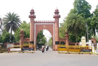 AMU students demand resumption of physical classes