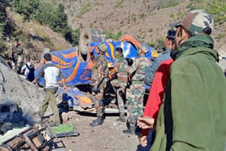 8 persons dead,  8 persons dead in Jammu and Kashmir,  8 persons dead in a mini bus fell into gorge, Jammu and Kashmir news, Jammu and Kashmir accident news, 8 ಜನ ಸಾವು, ಜಮ್ಮು ಮತ್ತು ಕಾಶ್ಮೀರದಲ್ಲಿ 8 ಜನ ಸಾವು, ಕಂದಕಕ್ಕೆ ಉರುಳಿ ಬಿದ್ದ ಮಿನಿ ಬಸ್​ನಲ್ಲಿ 8 ಜನ ಸಾವು, ಜಮ್ಮು ಮತ್ತು ಕಾಶ್ಮೀರ್​ ಸುದ್ದಿ, ಜಮ್ಮು ಮತ್ತು ಕಾಶ್ಮೀರ್​ ಅಪಘಾತ ಸುದ್ದಿ,