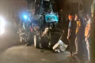 accident-in-mumbai-agra-national-highway-vehicles-collided-in-dhule-of-maharashtra