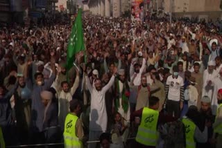 Four policemen killed in clashes between TLP protesters and police in pakistan