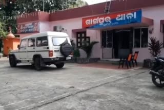 ପଣିବନ୍ଧ ଗାଁରେ ବୋମାମାଡ, ଜଣେ ଆହତ