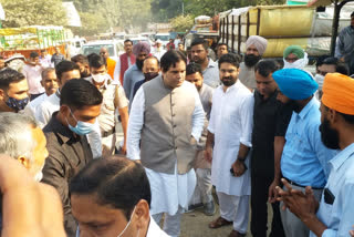 varun gandhi scolds on own govt. and officers