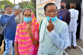 Rajnarayan Singh casts his vote