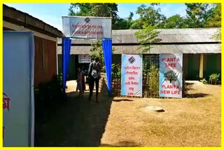 polling-process-at-two-model-polling-centre-in-thowra