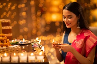 diwali, festival, indian festival, diwali celebration, safe diwali celebration, how to safely celebrate diwali, celebrating diwali amidst covid, covid19, covid, coronavirus, pandemic, staying safe during festive season, mask, sanitization, diwali celebration