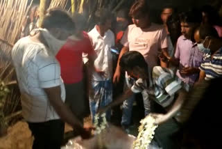 Local Muslims of Jalangi hold funeral of Hindu man