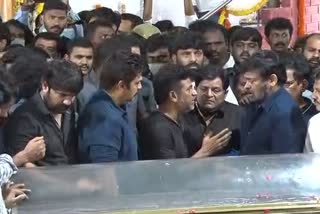 tollywood-actors-attending-puneeth-rajkumar-funeral-at-bengaluru-kanteerva-stadium