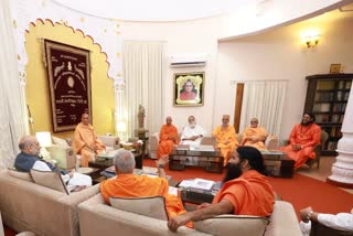 Amit Shah meets sages and saints in Haridwar