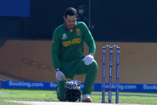 Quinton de Kock takes the knee