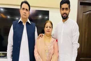 ബാബർ അസം  ഇന്ത്യ പാകിസ്ഥാൻ  IND pak  babar Azam  Babar Azam's mother was on ventilator  Babar Azam pak  ബാബർ അസമിന്‍റെ അമ്മ വെന്‍റിലേറ്ററിൽ  ബാബർ അസം അമ്മ