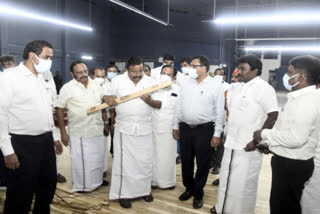 minister Nehru in review meeting with district officials  minister Nehru  district officials  review  review meeting  salem news  salem latest news  சேலம் செய்திகள்  கே என் நேரு  நகர்ப்புற உள்ளாட்சி தேர்தல்  வளர்ச்சி திட்டப்பணிகள்  வளர்ச்சி திட்டப்பணிகள் குறித்து கூட்டம்