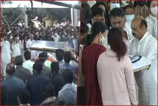 National flag handed over to Puneeth's family by Chief Minister Basavaraj Bommai