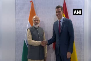 pm modi meets spanish prime minister pedro sanchez  സ്പെയിൻ പ്രധാനമന്ത്രി പെഡ്രോ സാഞ്ചസുമായി കൂടിക്കാഴ്‌ച നടത്തി മോദി  സ്പെയിൻ പ്രധാനമന്ത്രി പെഡ്രോ സാഞ്ചസുമായി കൂടിക്കാഴ്‌ച നടത്തി പ്രധാനമന്ത്രി മോദി  സ്പെയിൻ പ്രധാനമന്ത്രി പെഡ്രോ സാഞ്ചസുമായി കൂടിക്കാഴ്‌ച നടത്തി പ്രധാനമന്ത്രി നരേന്ദ്ര മോദി  പ്രധാനമന്ത്രി നരേന്ദ്ര മോദി  നരേന്ദ്ര മോദി  പെഡ്രോ സാഞ്ചസ്  കാലാവസ്ഥ വ്യതിയാനവും പരിസ്ഥിതിയും  ജി20  ജി20 ഉച്ചകോടി  ലാ നുവോല കൺവെൻഷൻ സെന്‍റർ  Convention Center La Nuvola  ട്രെവി ഫൗണ്ടൻ