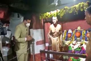 Maharaja Yadavir Wodeyar visited hasanambe temple