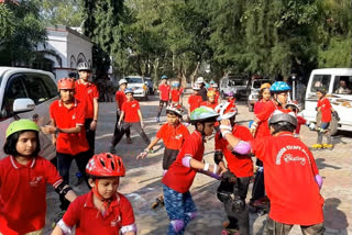 children demanded skating court in hazaribag from sports minister of Jharkhand