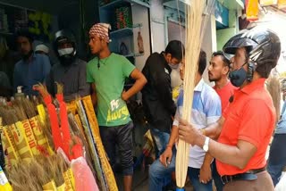 tradition-of-buying-broom-on-dhanteras