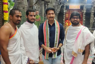 HERO GOPI CHAND VISITED SRIKALAHASTHISHWARA TEMPLE