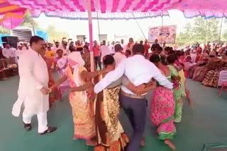 union minister kapil patil did tarpa dance