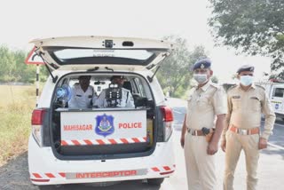 મહીસાગર જિલ્લા ટ્રાફિક પોલીસ દ્વારા ઇન્ટરસેપ્ટર વાન અને કેમ્પર વાહન કાર્યરત