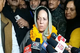 pratibha-singh-interacted-with-the-media-after-winning-mandi-lok-sabha-seat