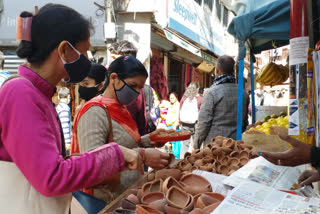 Sales of indigenous earthen lamps increased in markets of Solan