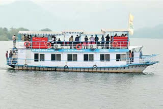 boating at papikondalu