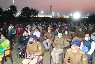 police briefing