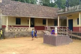 tumari government school facing location problem by tahashildars order