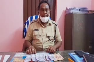 man arrested by pirhat police after giving fake notes