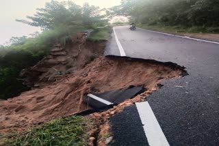 chamundi hills road collapse