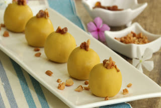 Besan laddu, make besan laddu at home