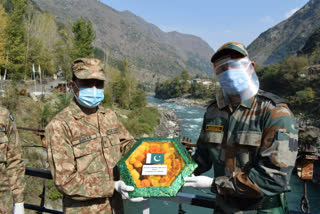 India, Pak armies exchange sweets along LoC at Teetwal