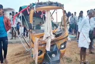 seven-died-in-two-road-accidents-at-ananthapur-district