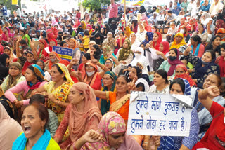 MahaPadav of para teachers in the capital Jaipur