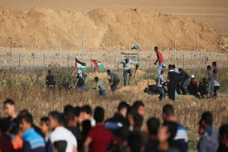 Teen dies  70 people injured in clashes between Palestinians  Israeli soldiers  ജൂതവിഭാഗം  നബ്ലസ്  ഇസ്രയേല്‍ സൈന്യം  Palestinians  Israeli soldiers