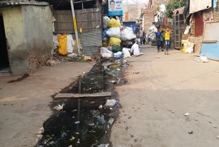 mound-of-dirt-and-waterlogging-in-muslim-majority-dallupura-not-even-drain-sewer
