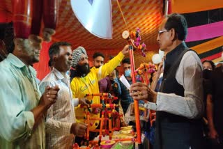 chief Minister Shivraj Singh Chauhan promises to get GI tag for Budhni wooden toys