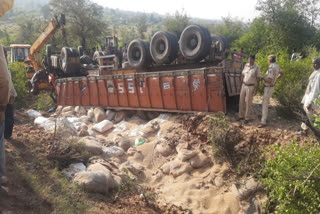 Truck overturned in Rajasthan, four died, six injured